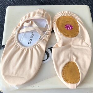 OLORA (12) Lightweight Dancing, Lace-free Yoga, Sole Gym or Ballet Shoes